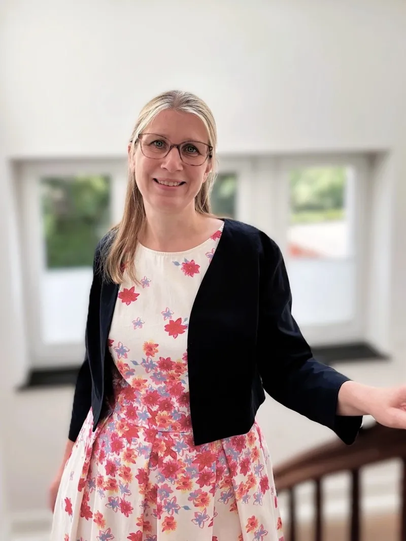 Nicole Tix, Projektleiterin